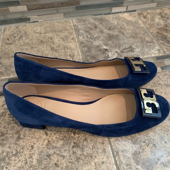 🔥Tory Burch Gigi Logo Suede Pump - Picture 4 of 8